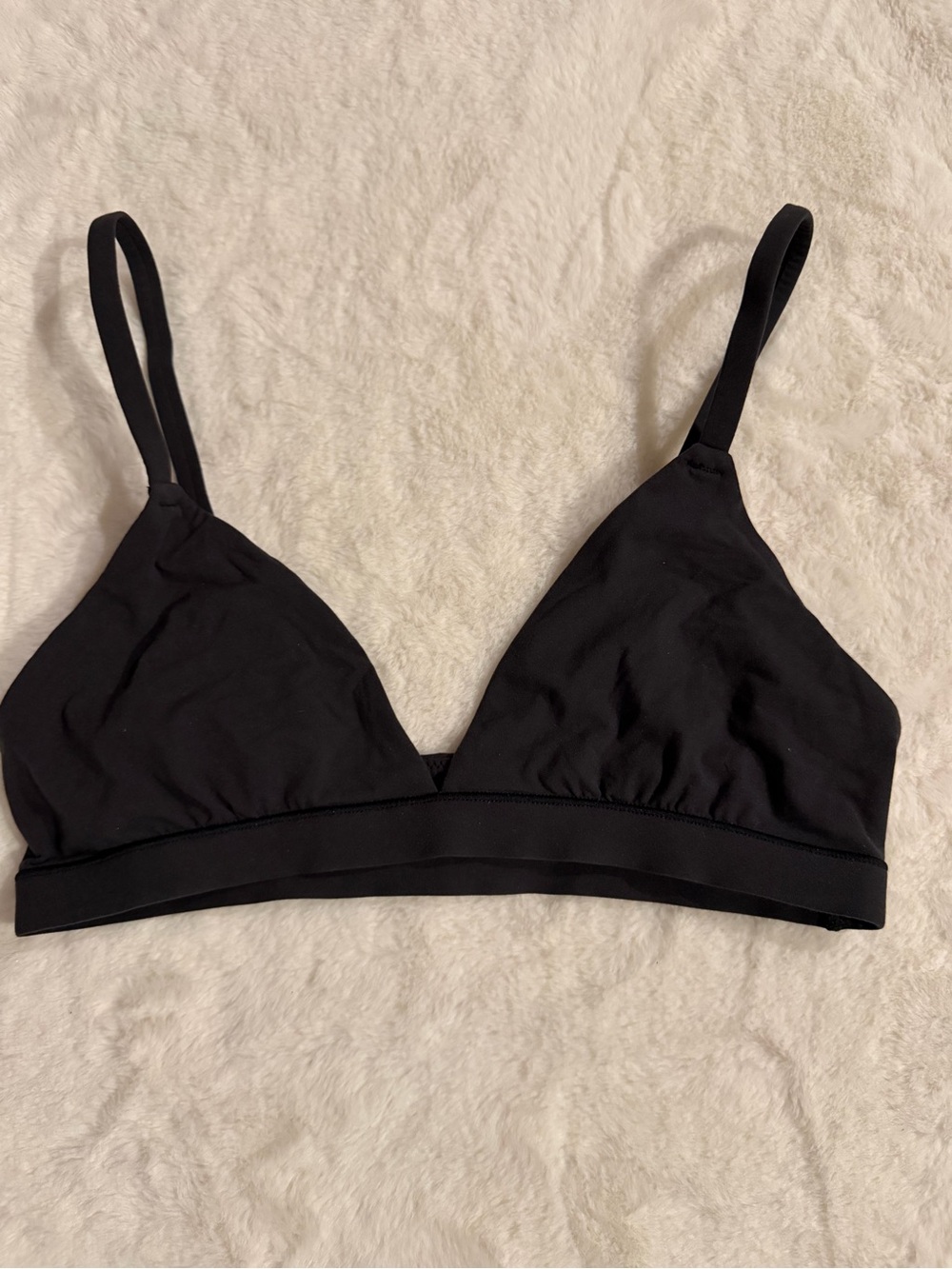 NWOT SKIMS Black Soft Seamless Triangle Bralette Fits Everybody Small 34B